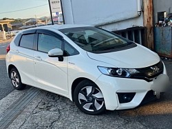 ホンダ　フィットHV