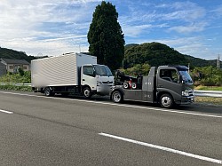 中型トラック